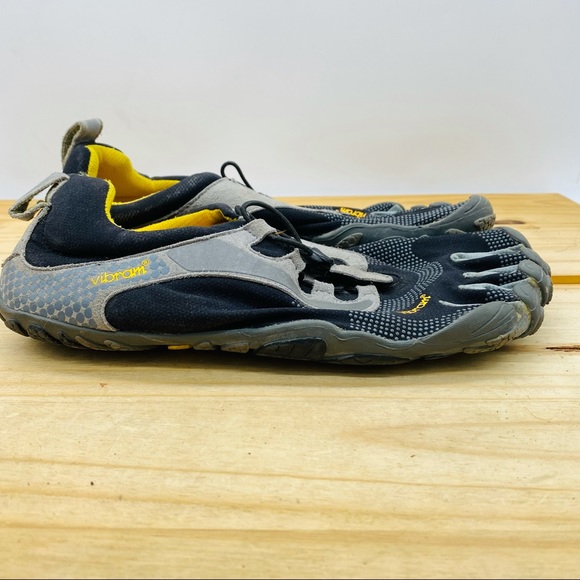 511 Vibram Fivefingers Bikila | Poshmark